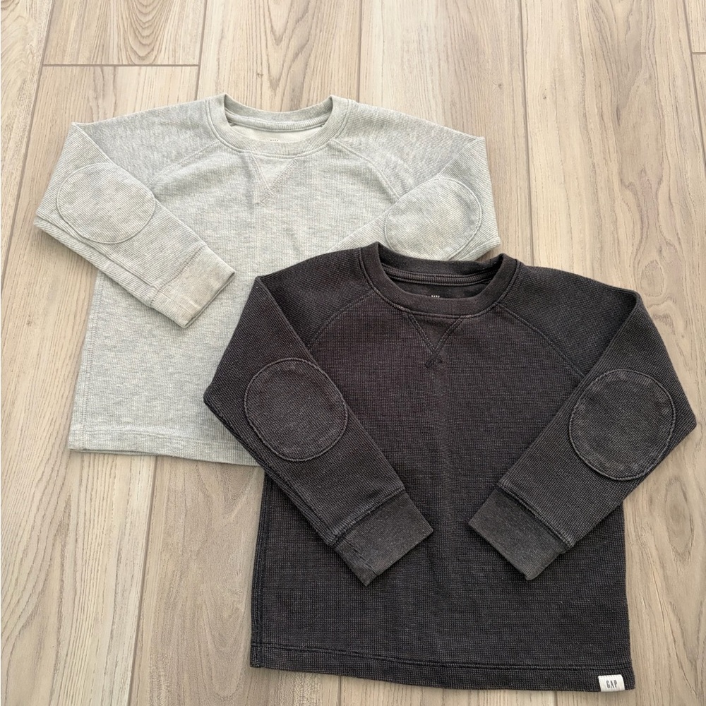 GAP Kids Long Sleeve Tees in Light Gray and Charcoal
